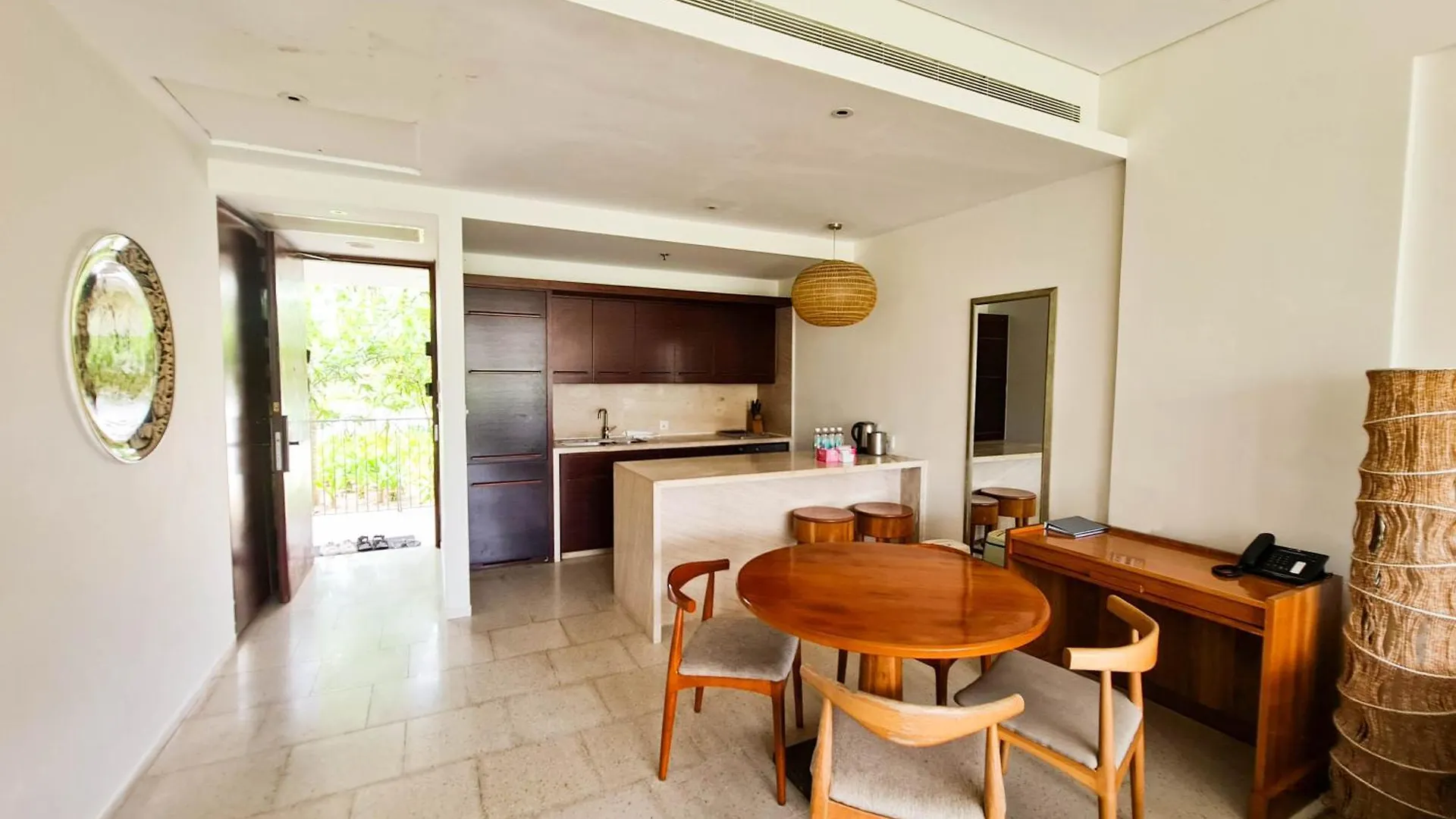 Resort Apartment, 1 Minutes Walk From The Beach! Da Nang